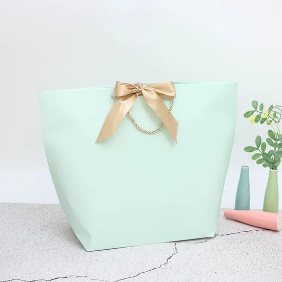 Weihnachten Benutzerdefinierte Kosmetik Shopping Schmuck Hochzeit Leckereien Karton Griff Kraft Tuch Papier Shopping Verpackung Tote Kleine Geschenk Band Geschlossen Versand Kleidersack