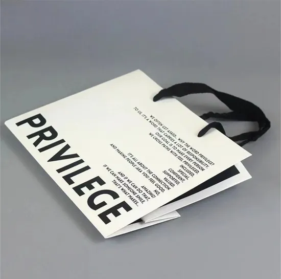 Individuelle Kunstdruckpapiertüten für Schmuck und Kosmetika, Einkaufstaschen mit personalisiertem Logo für Geschenkverpackungen