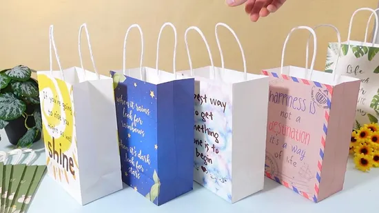 Recycelbare Einkaufstaschen aus braunem Kraftpapier mit individuellem Logo